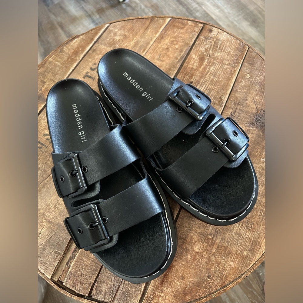 Madden Girl Black Ribbed Sole Sandals